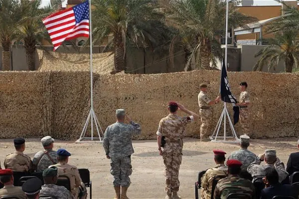بالا بردن پرچم آمریکا